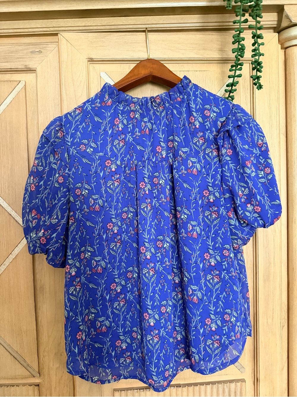 Loft Blue Floral Mock Neck Ruffle Puff-Sleeve Blouse- Medium Petite M/P